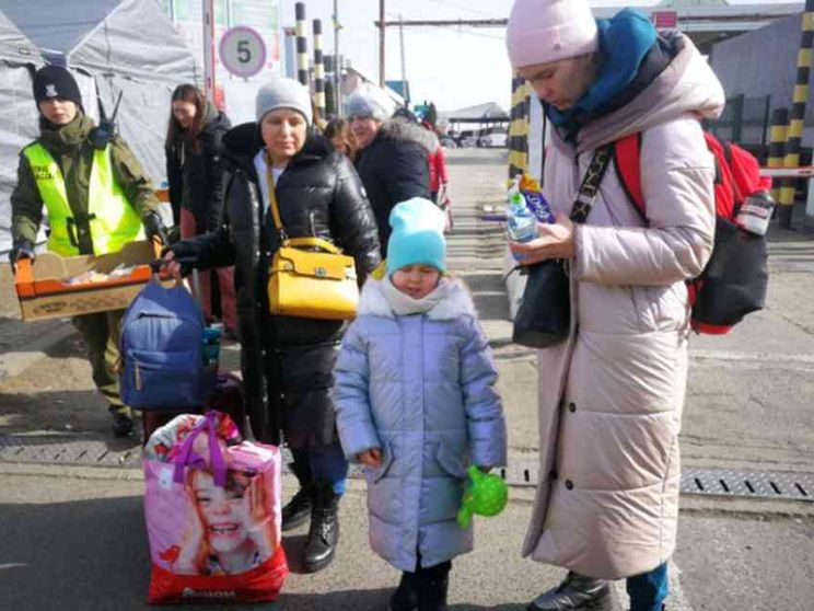 Dalle diocesi italiane la mano tesa verso chi fugge dalla guerra