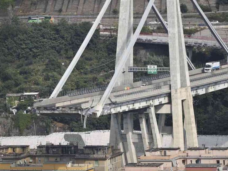 Per il crollo del ponte Morandi Autostrade chiede il patteggiamento