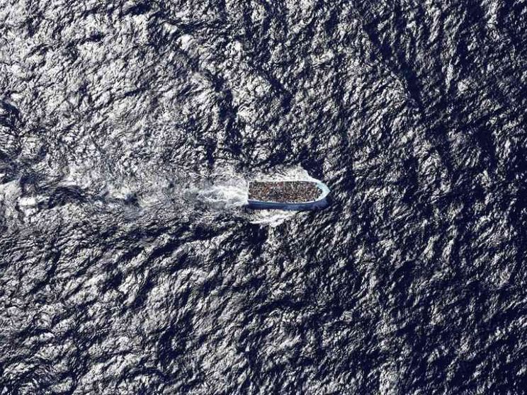 Almeno 17 morti in un naufragio al largo della Tunisia