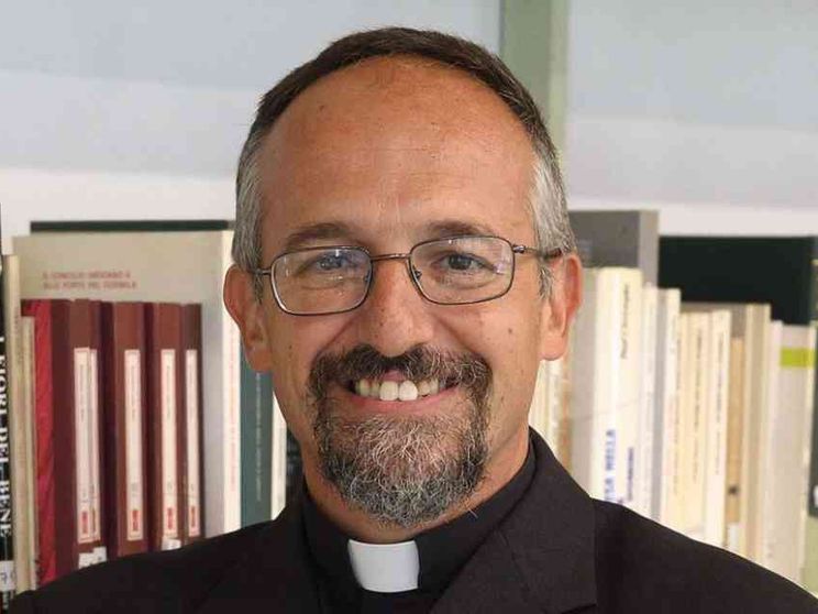 La realtà della guerra nell'era digitale e il bene di affidarsi a Maria