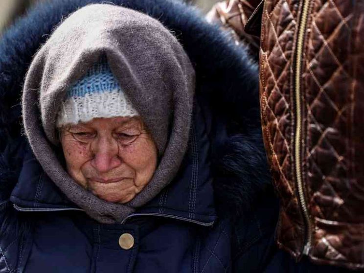 Bombe sugli ospedali, stupri... «A Mariupol è in corso un genocidio»