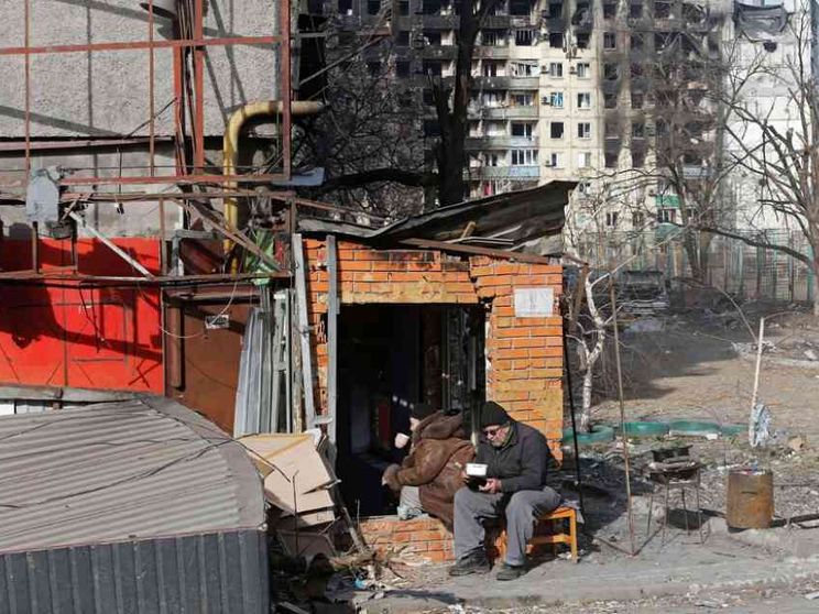 Rinviata l'evacuazione dei civili da Mariupol. Sul gas la Ue non cede