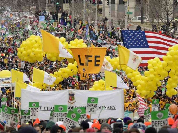 Aborto sì o no? L’America si spacca. La California apre all’infanticidio?