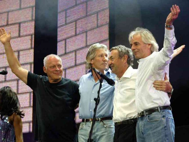 I Pink Floyd dopo 28 anni scrivono insieme per l'Ucraina un nuovo brano