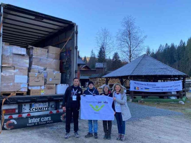 Un «Centro aiuto alla Vita» viaggiante e un tir di aiuti per le mamme profughe