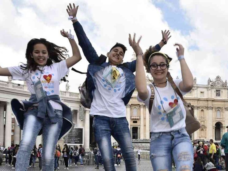 57mila adolescenti col Papa, in piazza San Pietro canterà Blanco