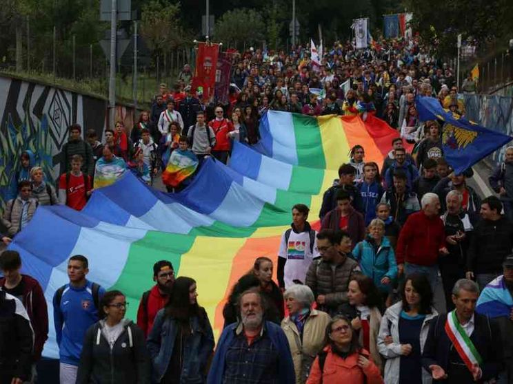 Facciamo nascere dal basso un gran movimento di pace