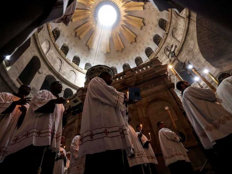 Festa tra le tensioni Pizzaballa: noi cercatori di vita
