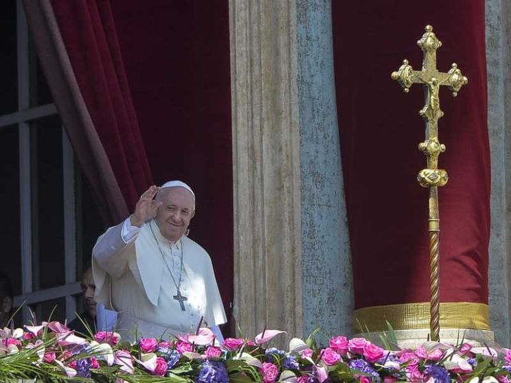 Il Papa: basta guerre, lasciamoci vincere dalla pace di Cristo