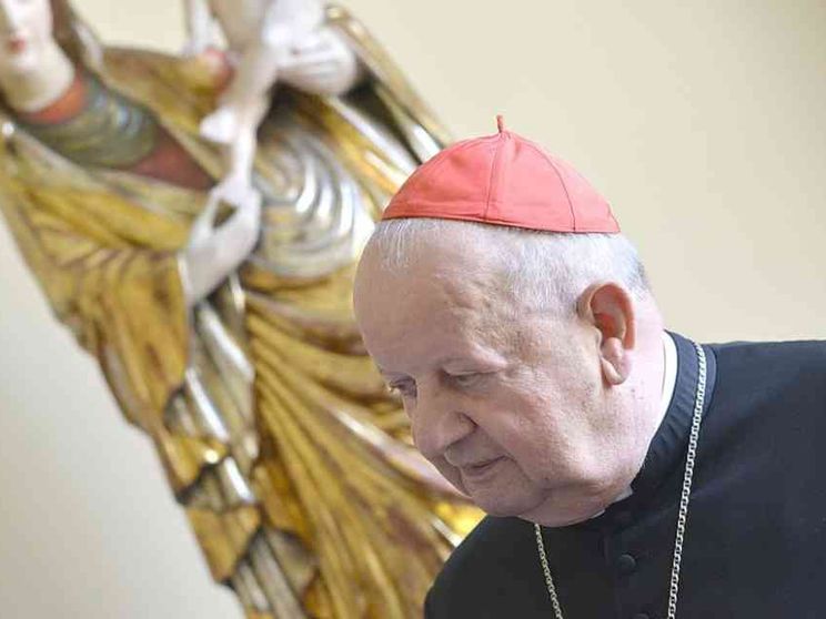 Il cardinale Dziwisz prosciolto dalle accuse