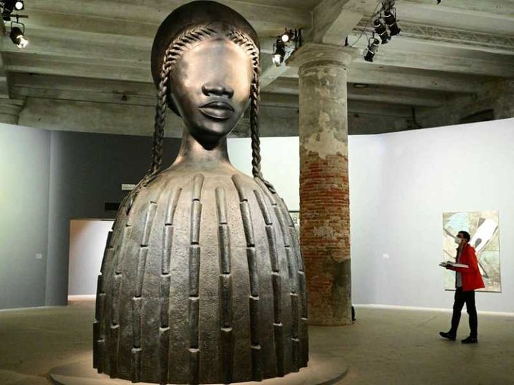Biennale di Venezia: Simone Leigh e Gran Bretagna vincono il Leone d'Oro