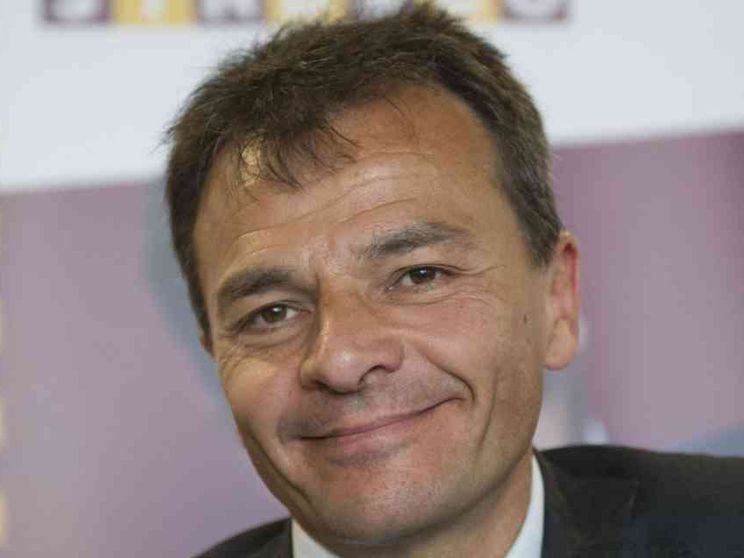 Sì all'abolizione universale della maternità surrogata