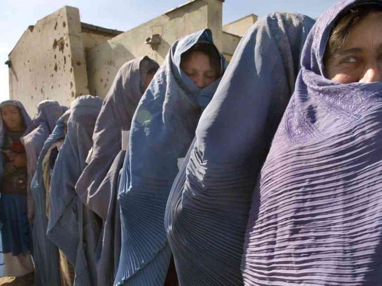 EoF fa da ponte per i diritti umani: coppia afgana salvata dai talebani