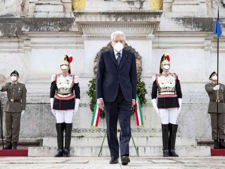 Mattarella: "Resistenza è opporsi a un'invasione"