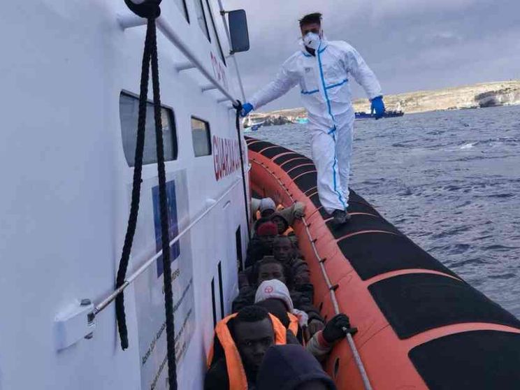 Naufragi e maxi-soccorso: in 400 salvati nel Mediterraneo