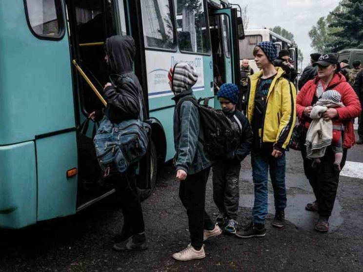 I 106 minori soli accolti in un paese. «È un piccolo ospedale da campo»