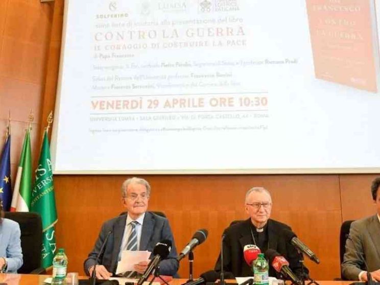 Parolin: diritto alla difesa, ma limitarsi alle armi è una risposta debole