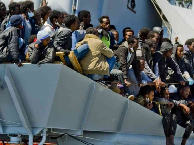 Il direttore di Frontex si dimette. «Ha coperto respingimenti illegali»