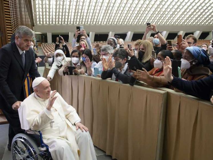 Papa alle religiose: riconosce la propria fragilità e piegarsi a quelle altrui