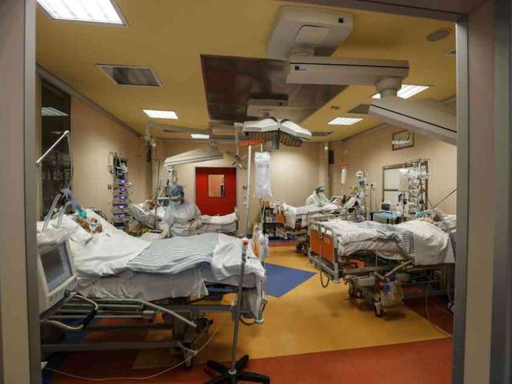 Oms: la pandemia frena a livello globale ma i morti sono più di quelli ufficiali