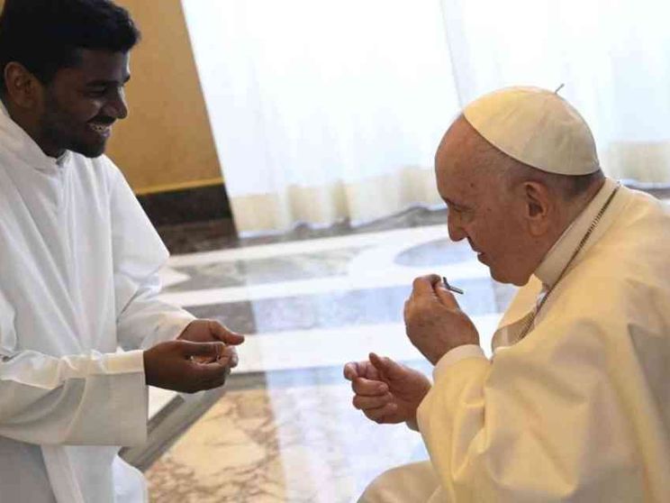 Il Papa: ci sono più schiavi oggi che nel passato