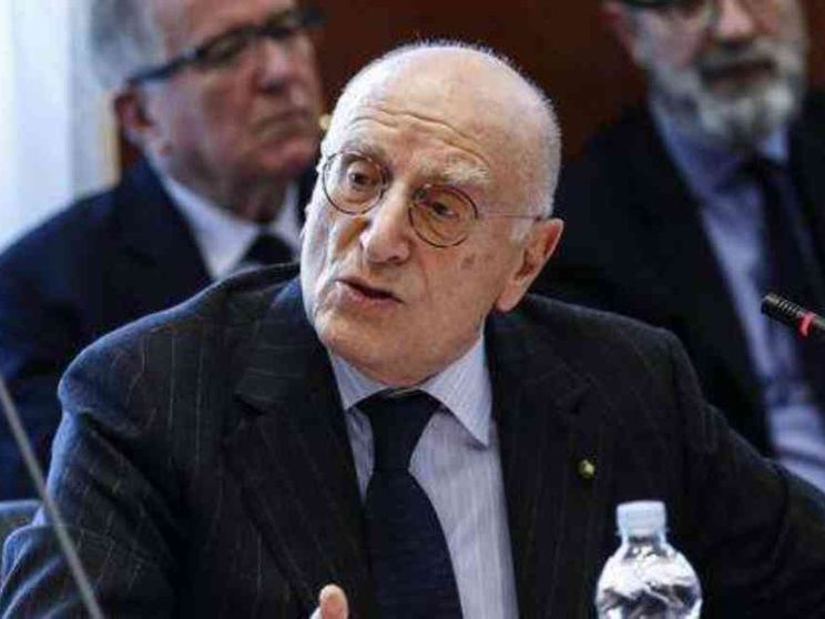 Ora un’iniziativa diplomatica di Francia, Germania e Italia