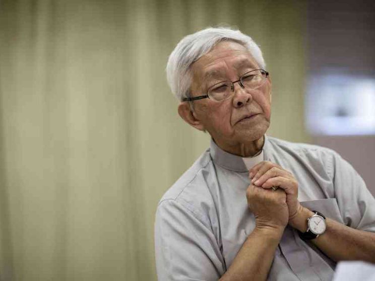 Arrestato a Hong Kong il cardinale Joseph Zen, sostenitore della democrazia