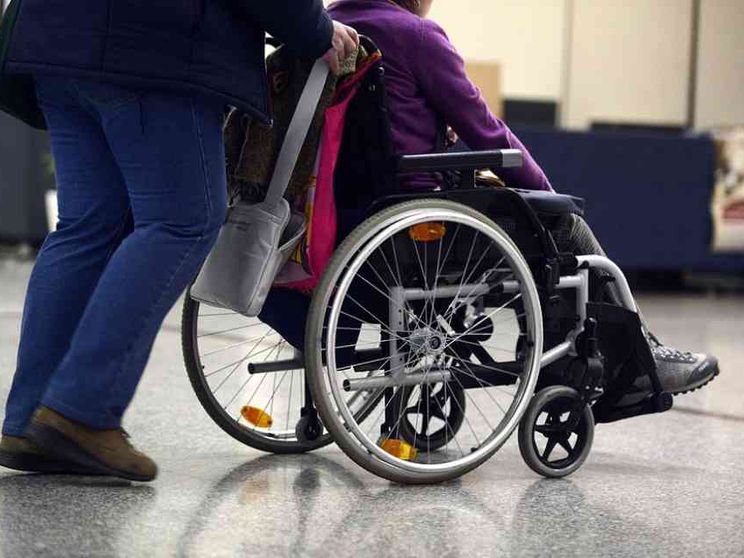 Elena, la mamma caregiver (senza giustizia) condannata a pagare 276mila euro