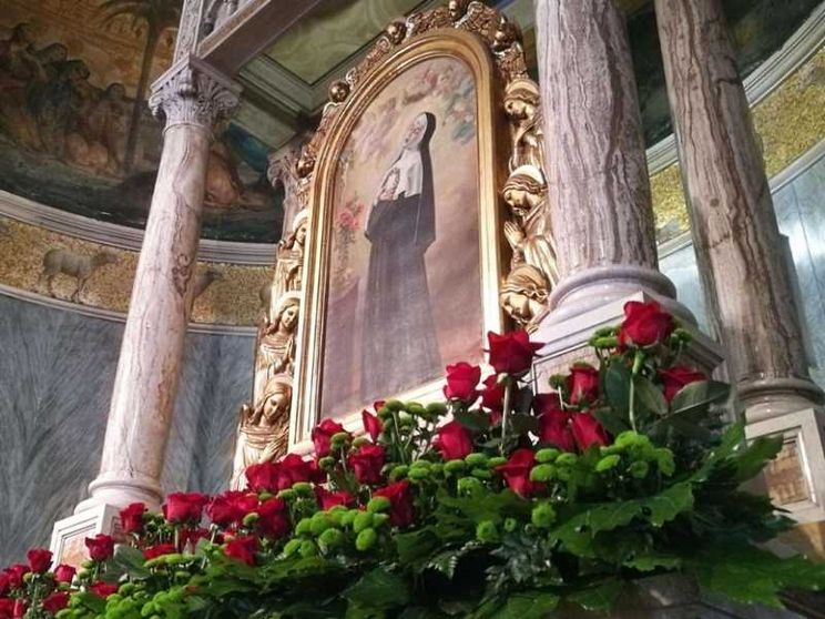 A Torino quarantamila rose e un libretto per santa Rita