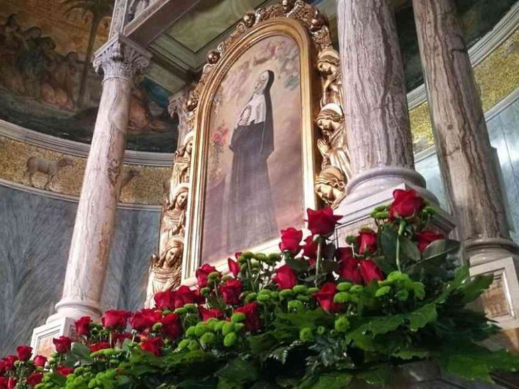 A Torino quarantamila rose e un libretto per santa Rita