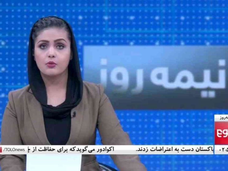 Le giornaliste tv sfidano i taleban a viso scoperto