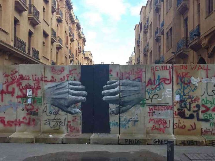 A Beirut cade il "muro della vergogna" attorno a Place de l'Etoile