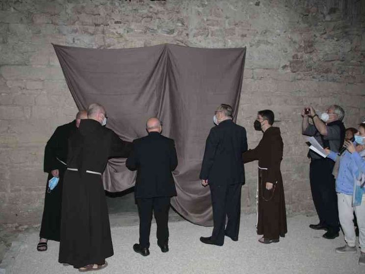 Riaperta 800 anni dopo la porta dell'episcopio dove passò il Poverello