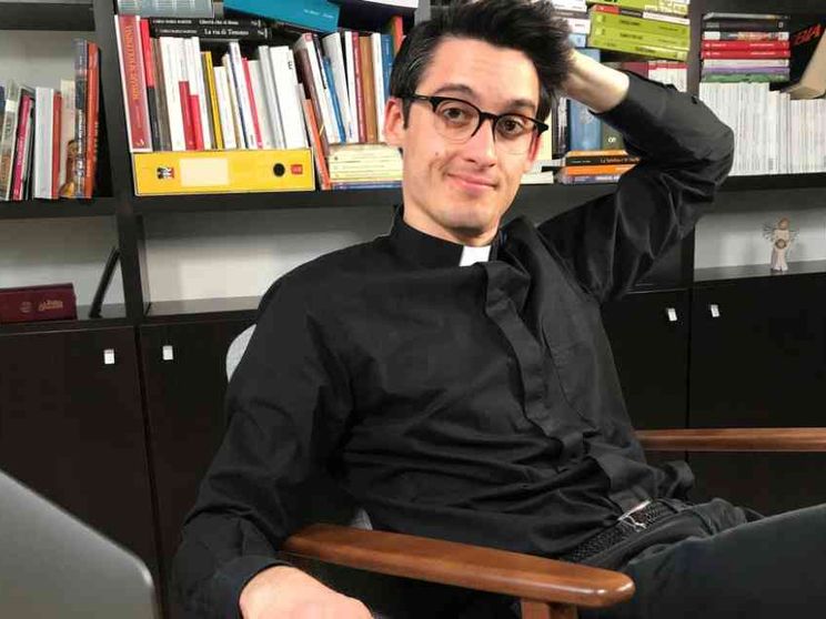 «Possibile ascoltarsi anche negli spazi virtuali». Parola di don Ravagnani