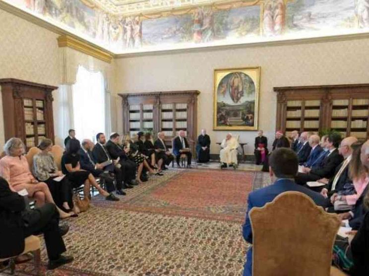 Il Papa: «La guerra è un inganno, la fraternità costruisce la pace»