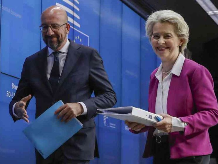 L'Ue approva l'embargo al petrolio russo. Deroga per l'Ungheria