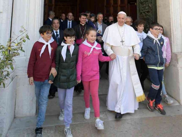 Sabato 4 giugno il Papa incontra ragazzi non vedenti e ucraini