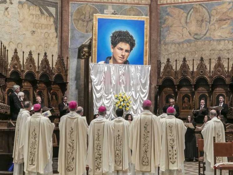 Il corpo del Beato Acutis esposto in modo permanente