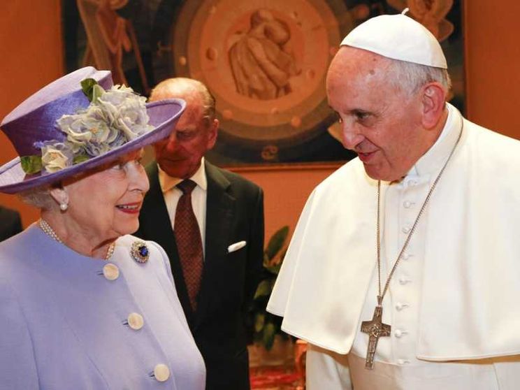 Gli auguri del Papa alla Regina Elisabetta II per i 70 anni di regno