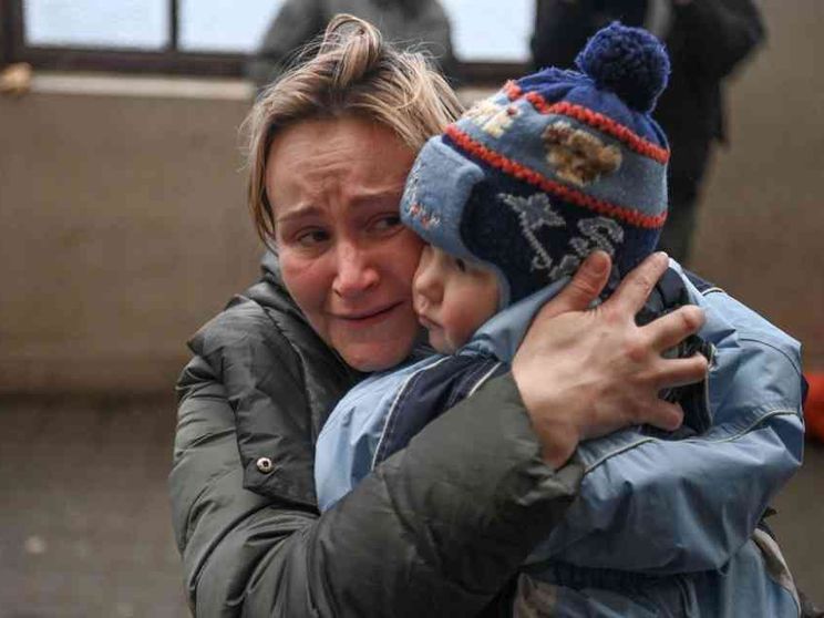 L'adozione dei bambini della guerra: troppi dubbi nell'editto emanato da Putin