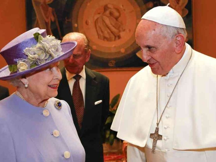 Gli auguri del Papa alla Regina Elisabetta II per i 70 anni di regno