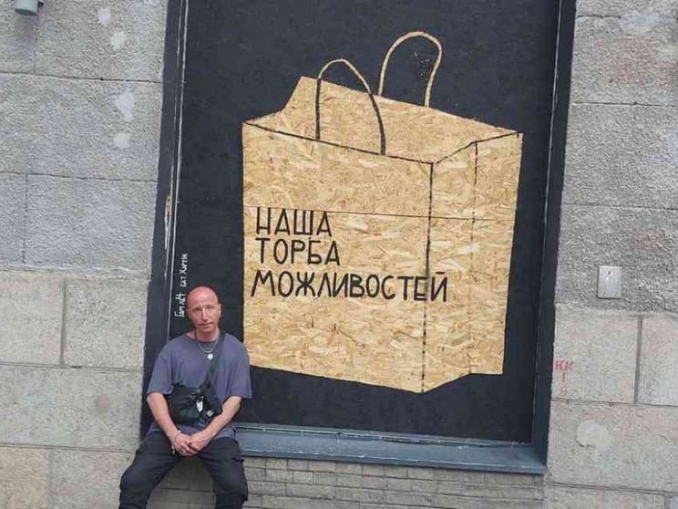 Gamlet Zinkyvsky: «Con una bomboletta cancello le ferite di Kharkiv»