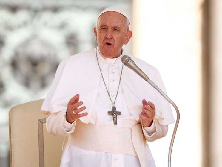 Il Papa: la vecchiaia ha una bellezza unica. Camminiamo verso l’Eterno