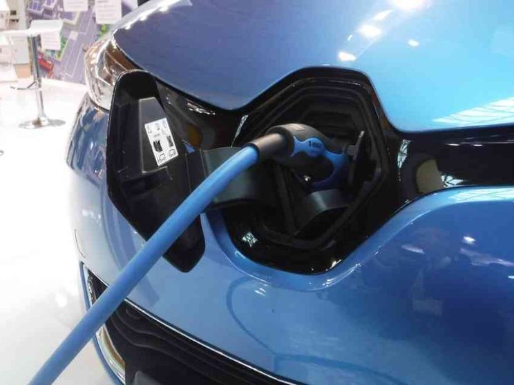 L'auto che diventa sostenibile per gli italiani resta un privilegio