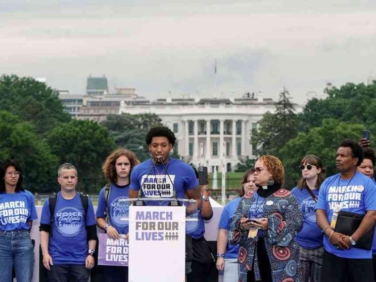 L'America dei ragazzi scende in piazza contro le armi