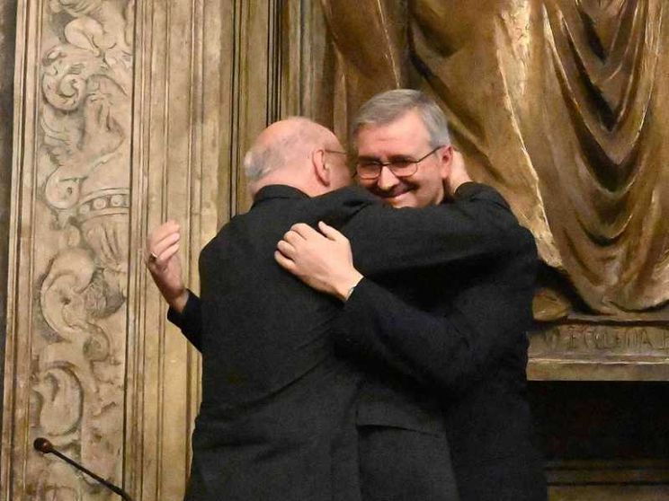 Il vescovo di Brescia, Tremolada, annuncia: «Sono malato, lascio per sei mesi»