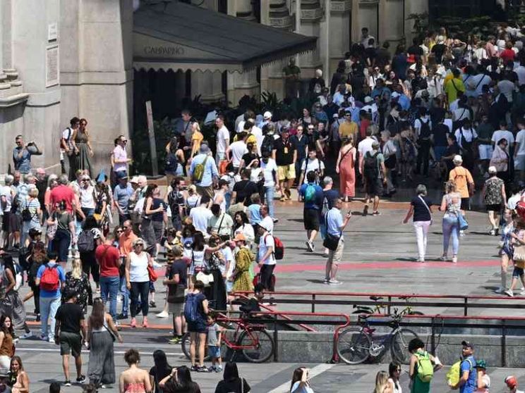 Covid: numeri in aumento, iniziata una nuova ondata estiva con cui convivere