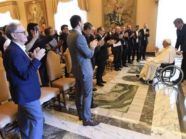 Il Papa: la comunicazione ha bisogno di pulizia e completezza