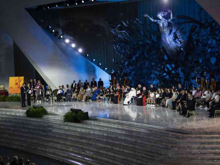 Accoglienza, tradimenti e perdono. Il festival delle coppie “normali”