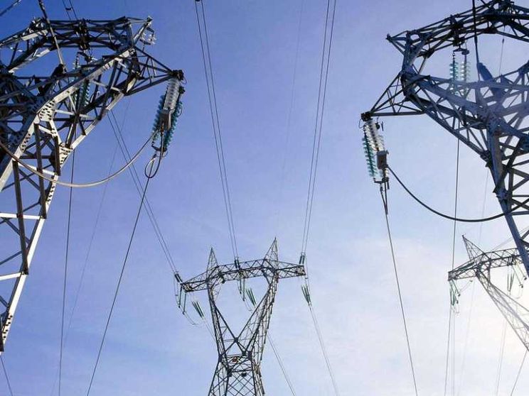 Verso nuovi pesanti rincari per luce e gas: +17% l'elettricità, +27% il metano